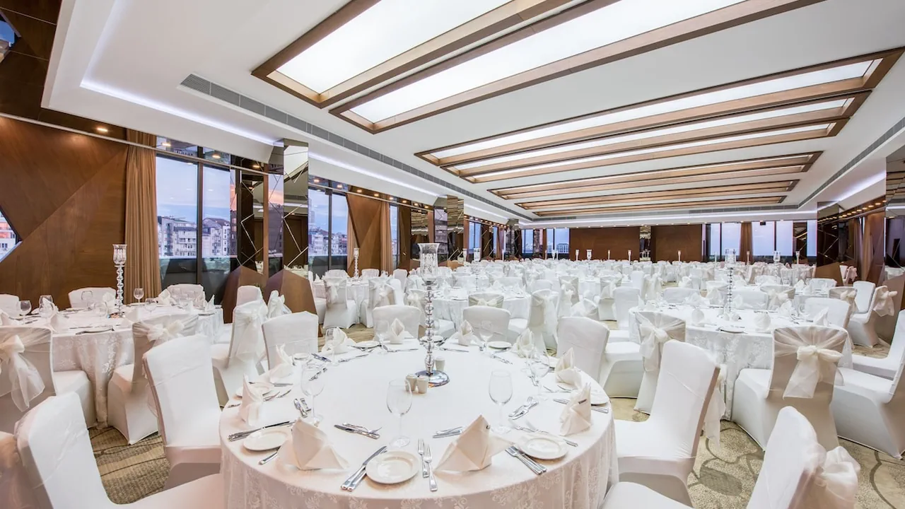 الفندق كراون بلازا حربيه - إسطبول